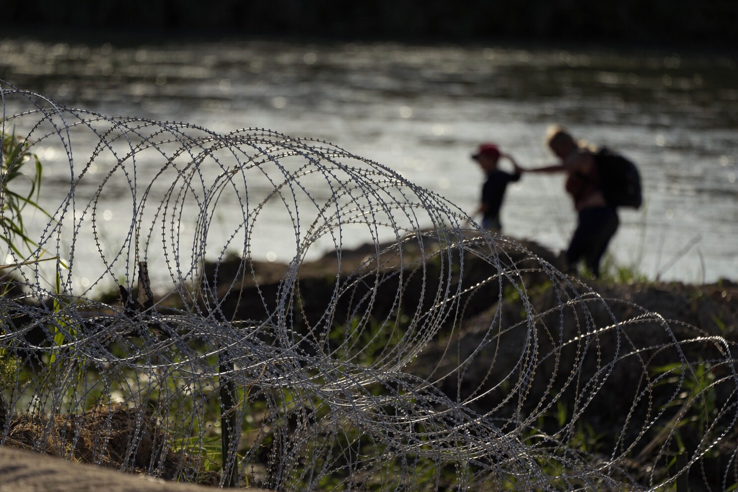 Razor wire clearance injury